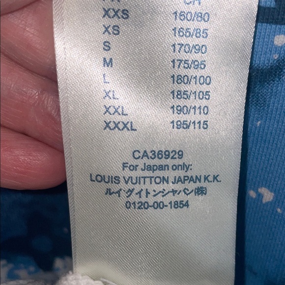 Louis Vuitton White & Blue Monogram Graphic Sweatshirt - Picture 8 of 9